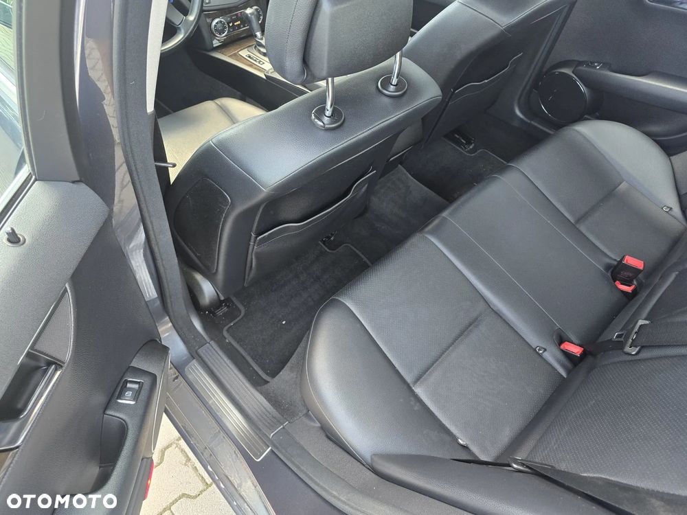 Mercedes-Benz Klasa C 250 CGI Automatik BlueEFFICIENCY Special Edition - 19