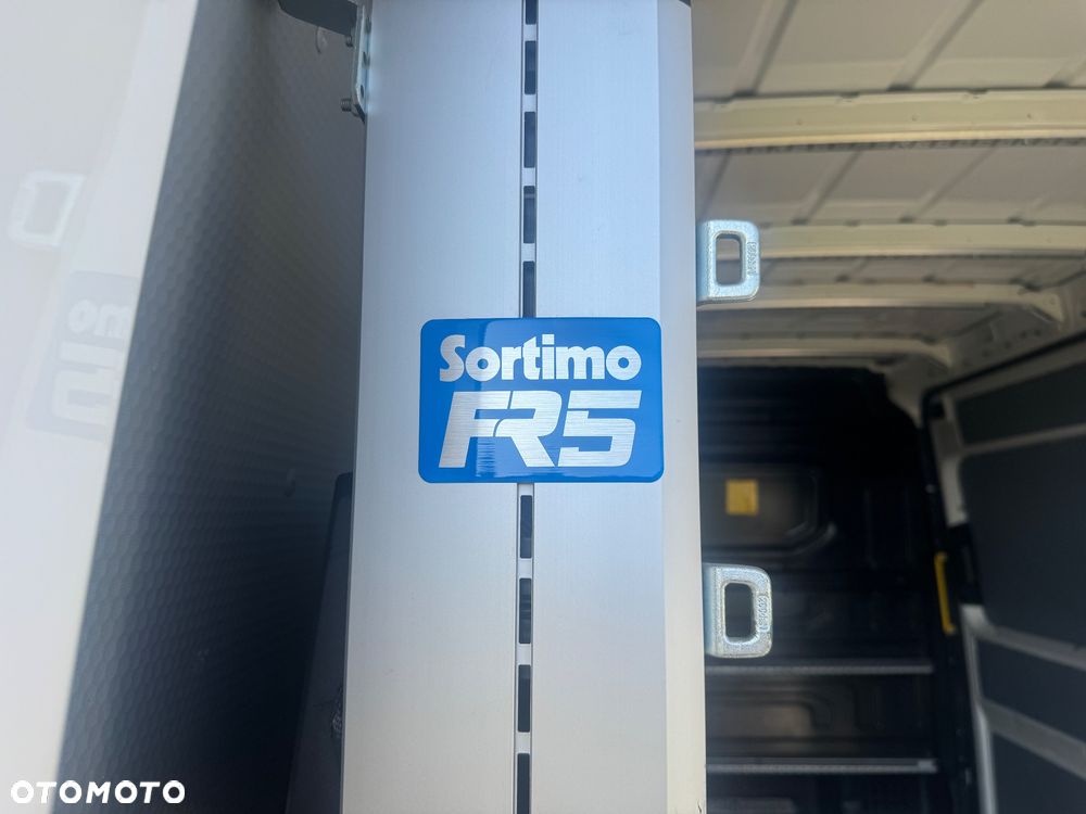 Volkswagen Crafter 2,0 tdi LED, TEMPOMAT , SORTIMO - 8