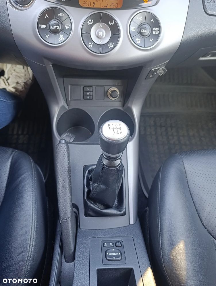 Toyota RAV4 2.2 D-CAT 4x4 Executive - 19