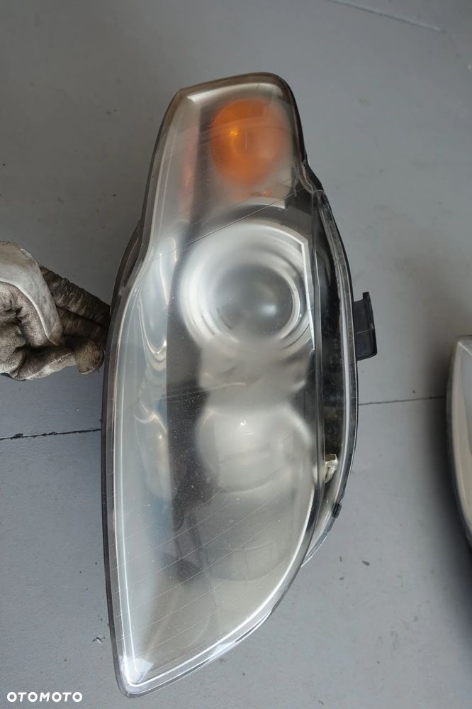 LAMPA LEWY PRAWY PRZÓD AUDI A4 B7 XENON - 2