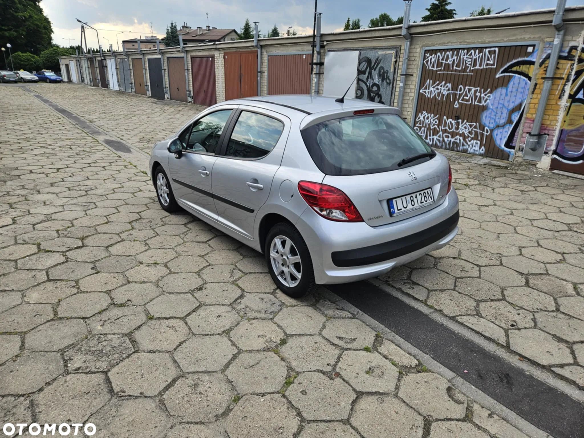 Peugeot 207 1.4 16V Trendy - 1