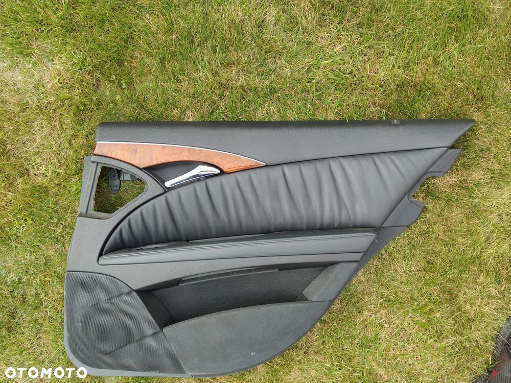 MERCEDES W211 E-klasa Boczek Tylny Prawy Tył Pełna SKÓRA Elegance - 2