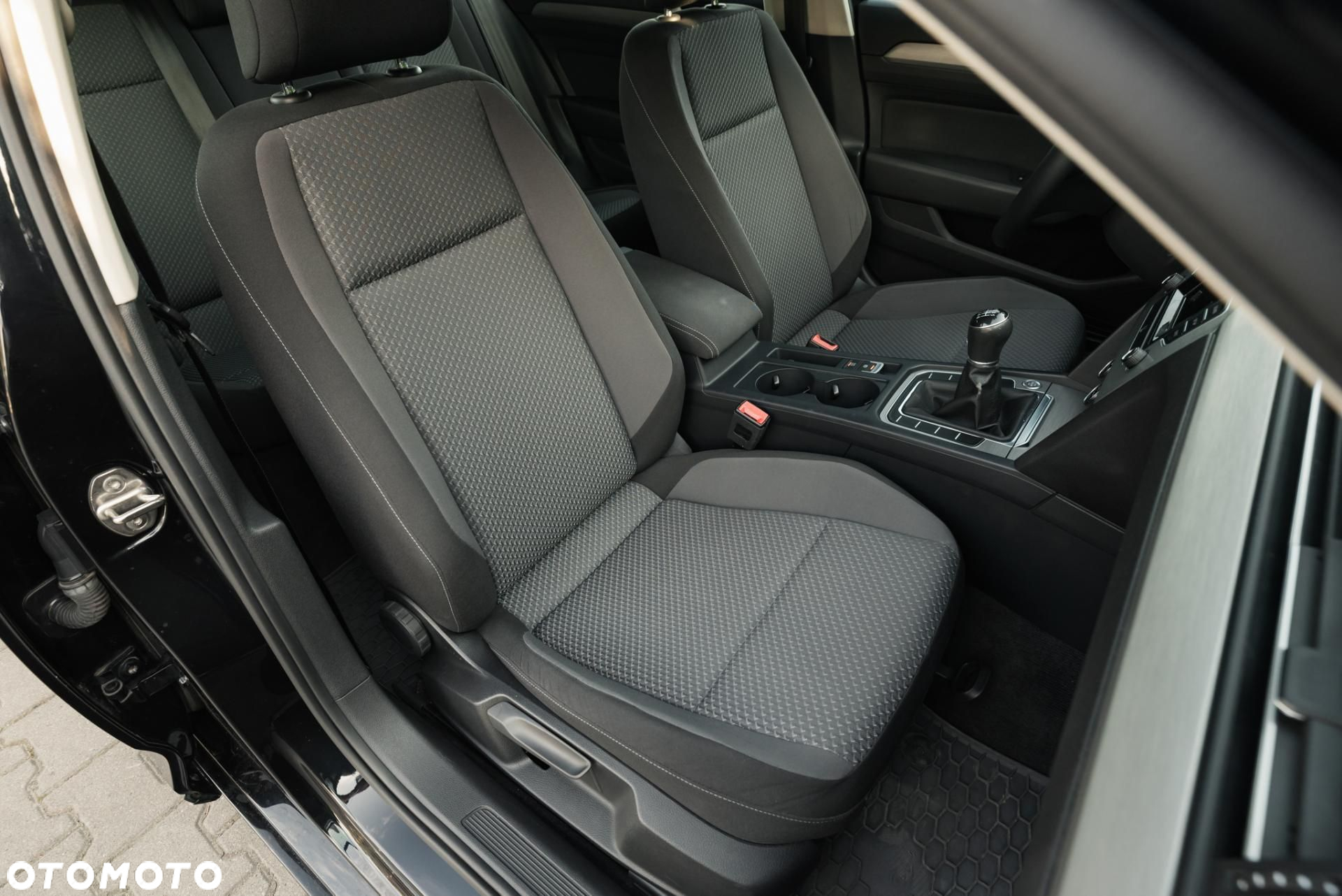 Volkswagen Passat - 15