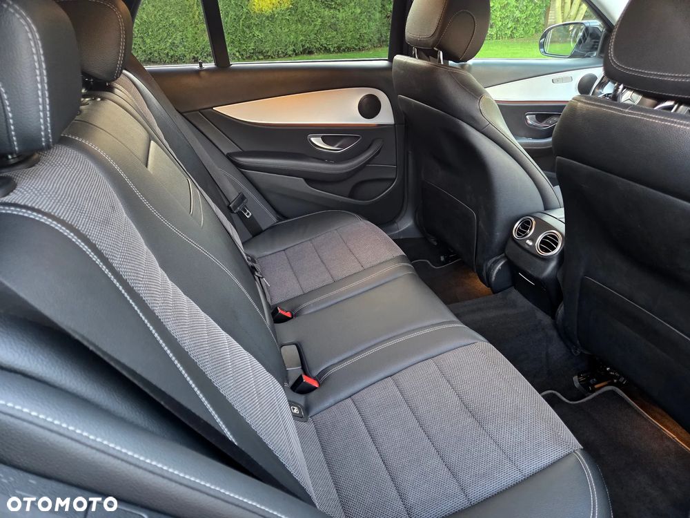 Mercedes-Benz Klasa E 220 d 9G-TRONIC AMG Line - 24