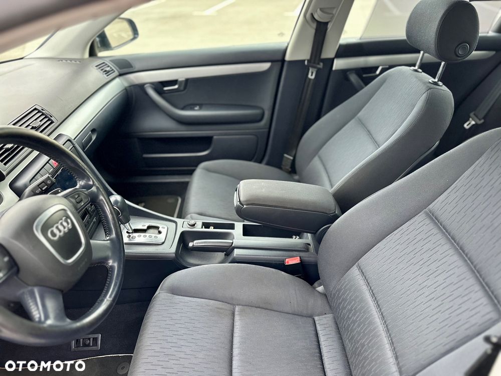 Audi A4 Limousine - 14