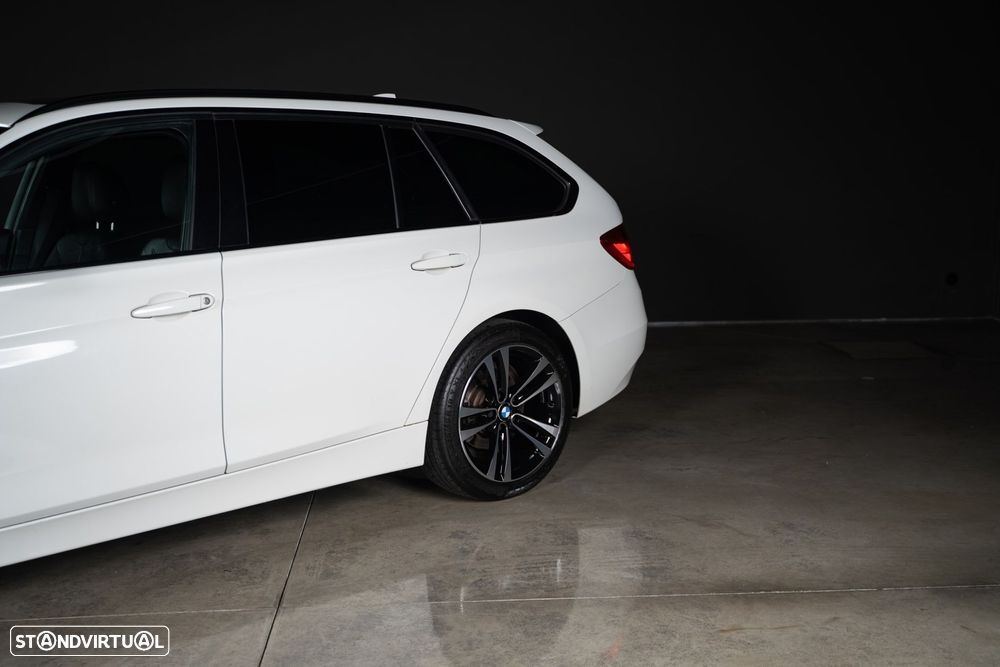BMW 320 d Auto Line Sport - 11