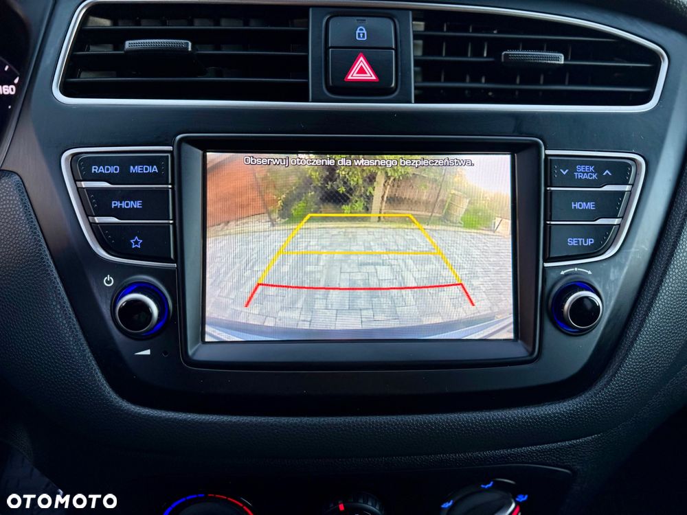 Hyundai i20 - 18