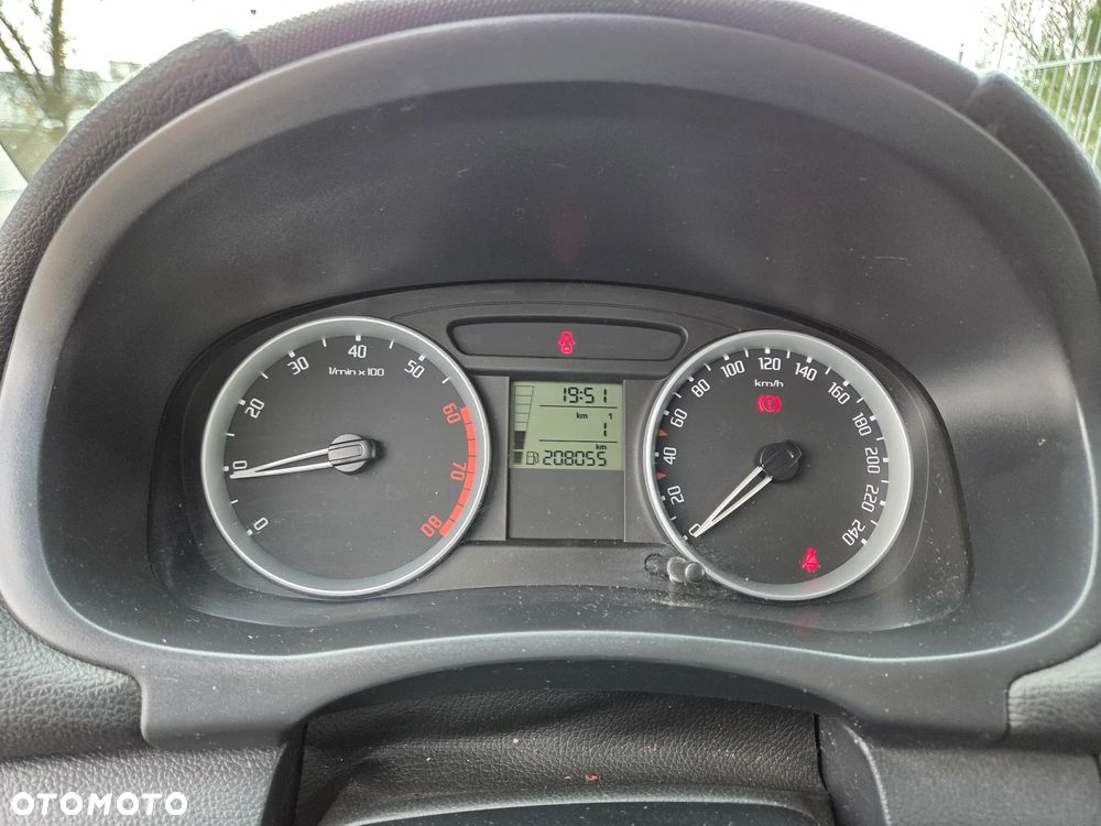 Skoda Fabia 1.2 HTP SPECIAL - 26