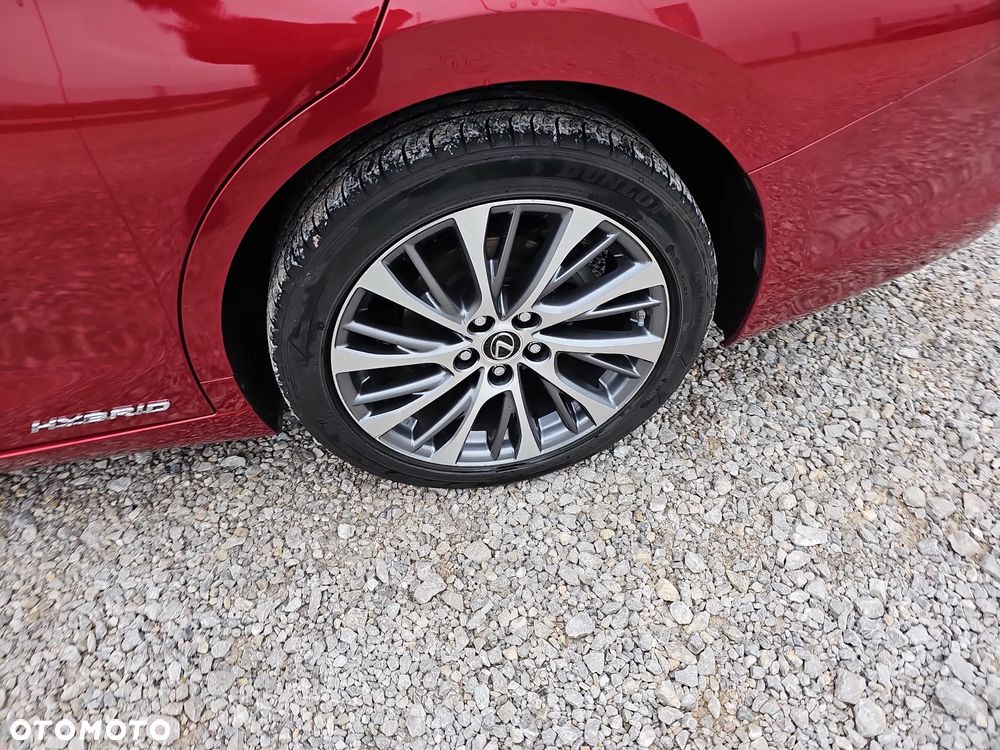 Lexus ES 300h Business Edition - 29