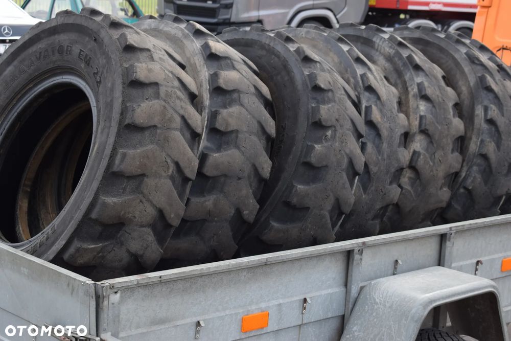 Opony bliźniaki Liebherr Excavator EM-22 290/90-20 290/90 R20