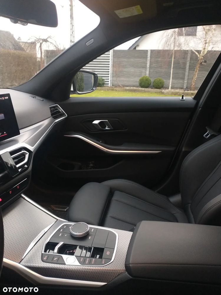 BMW Seria 3 320d Edition M Sport Shadow - 16