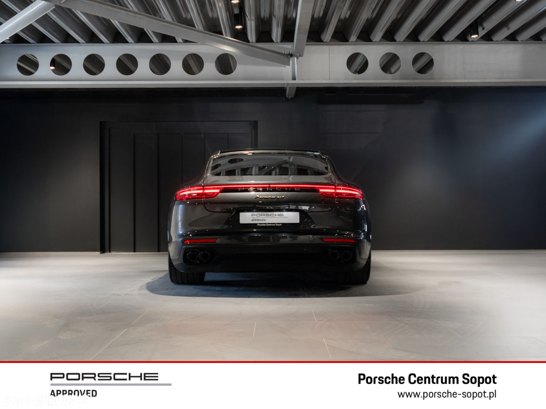 Porsche Panamera - 4