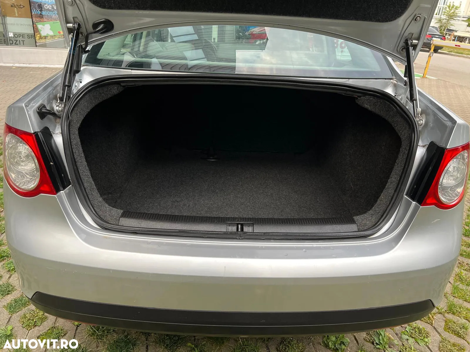 Volkswagen Jetta 1.6 Trendline - 7