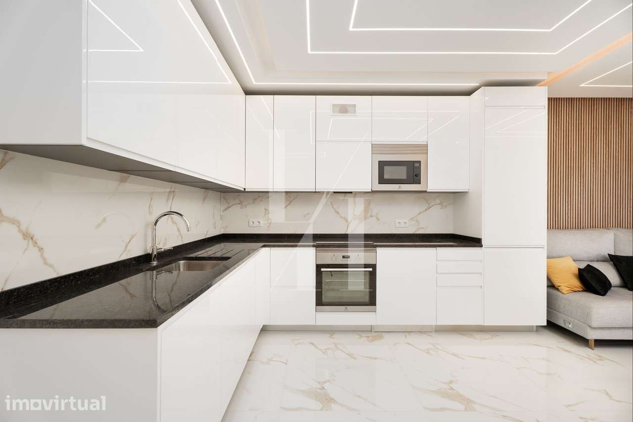 T2+1 renovado com garagem e vista mar, Quarteira - Grande imagem: 2/30