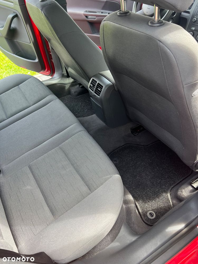 Volkswagen Golf - 6