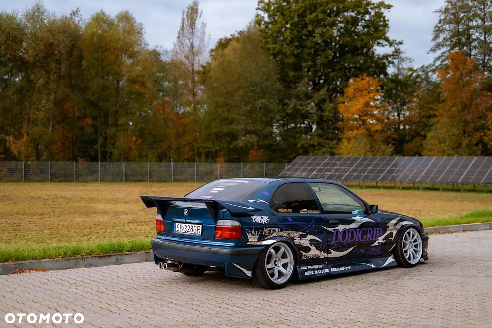 BMW Seria 3 328i - 2