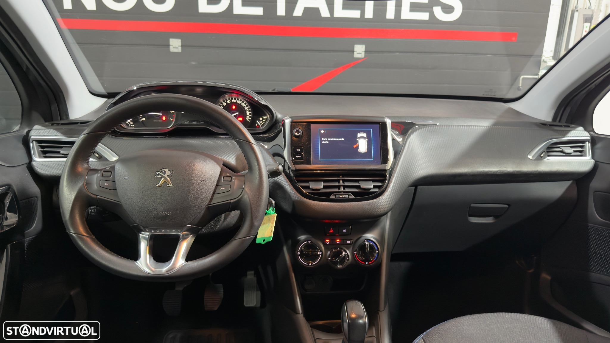 Peugeot 208 1.2 PureTech Signature - 13