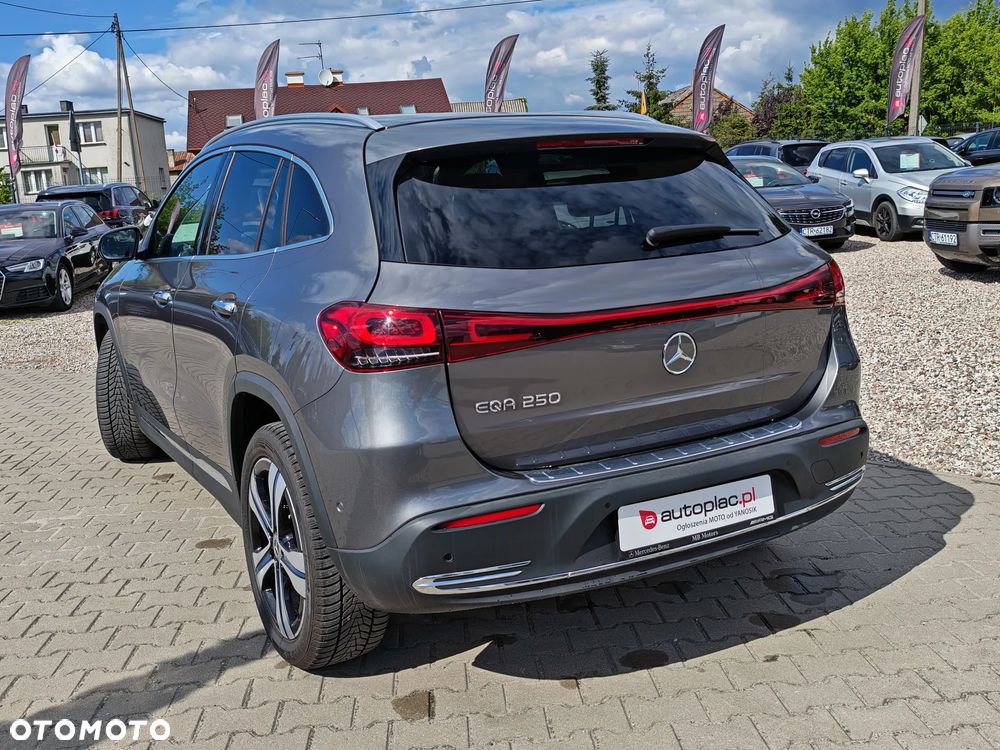 Mercedes-Benz EQA 250 AMG Line - 4