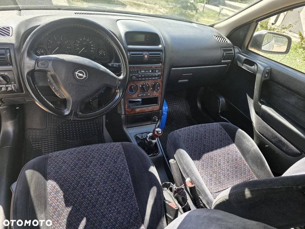 Opel Astra 1.6 GLS - 4