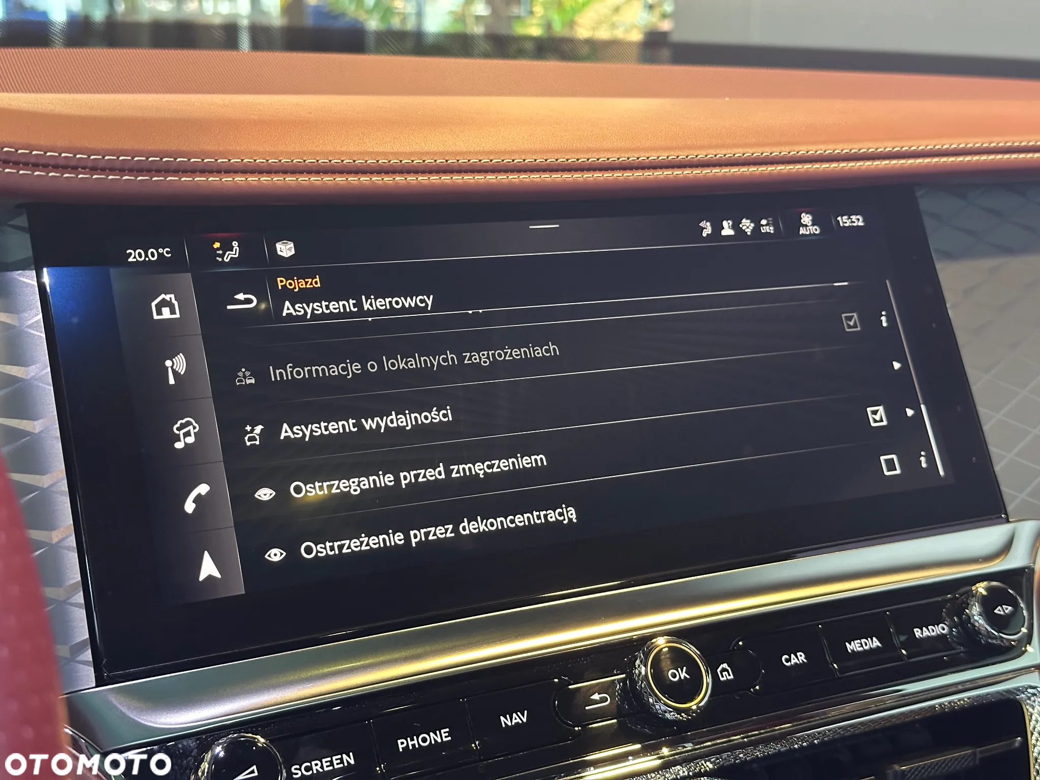 Bentley Flying Spur New V8 PHEV Speed - 36