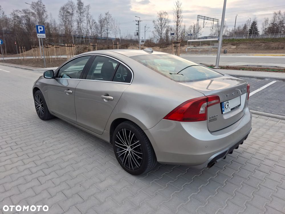 Volvo S60 T3 Momentum - 13