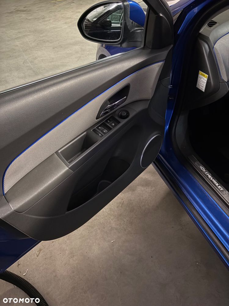 Chevrolet Cruze 1.8 LT - 4