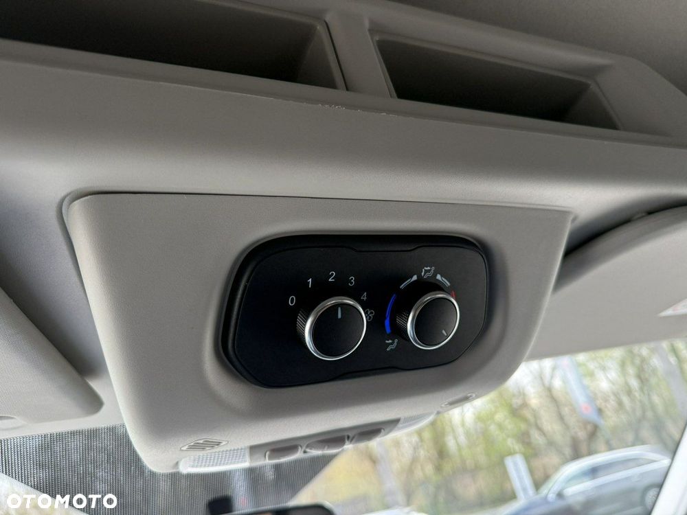 Ford Transit - 12
