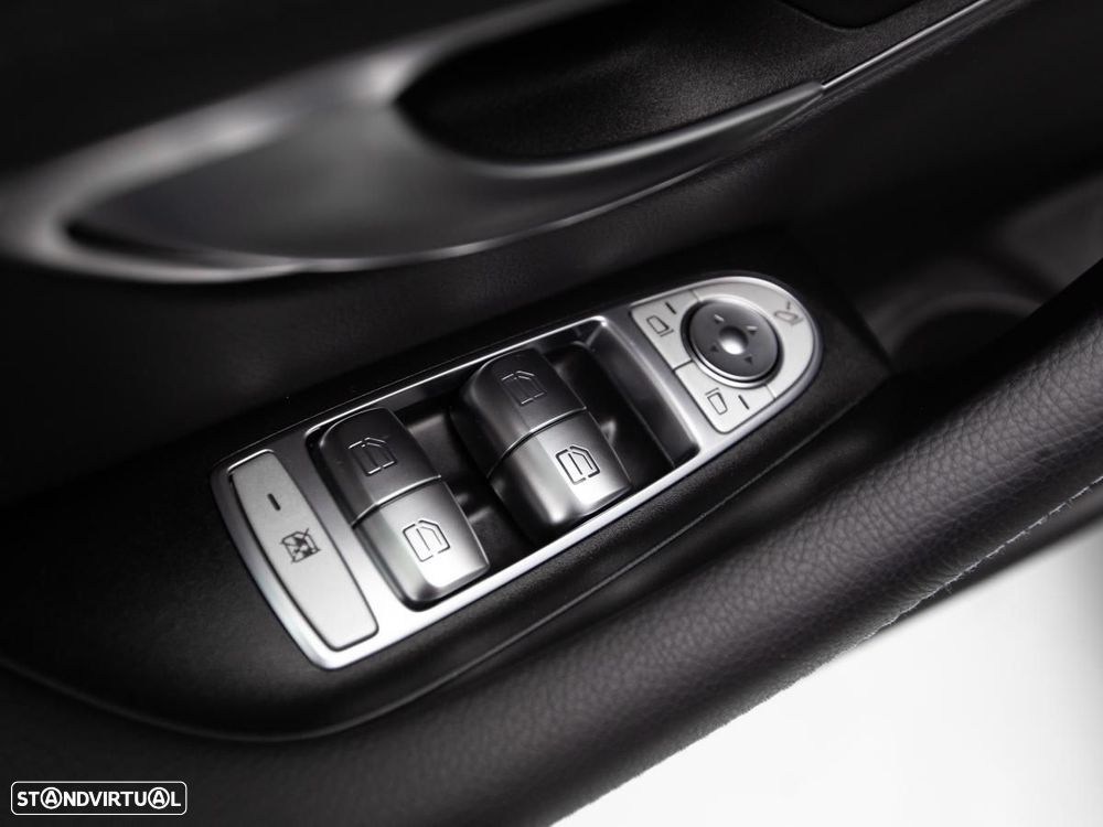 Mercedes-Benz E 300 de 4Matic 9G-TRONIC AMG Line - 16