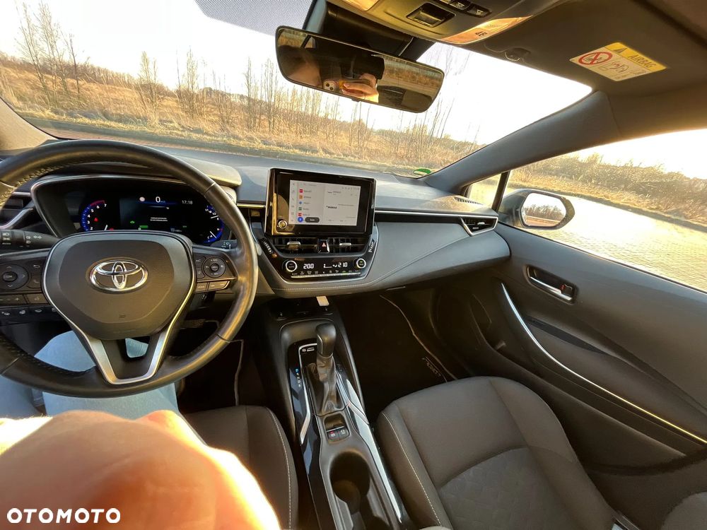 Toyota Corolla - 22