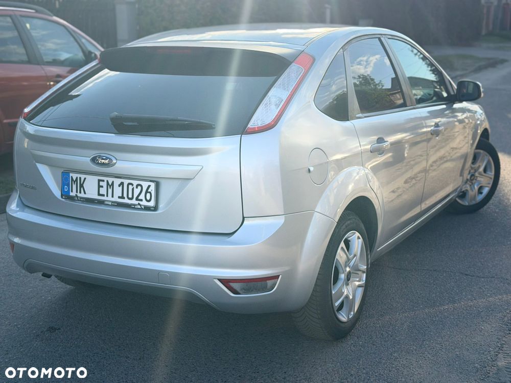 Ford Focus 1.6 16V Style - 8