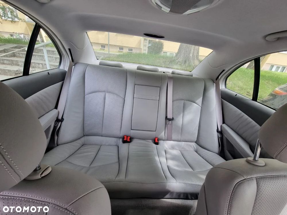 Mercedes-Benz Klasa E 320 Elegance - 14