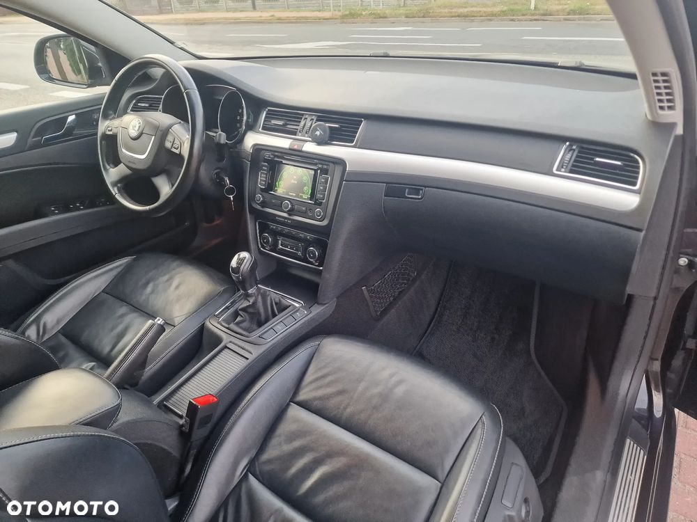 Skoda Superb 2.0 TDI Elegance - 11