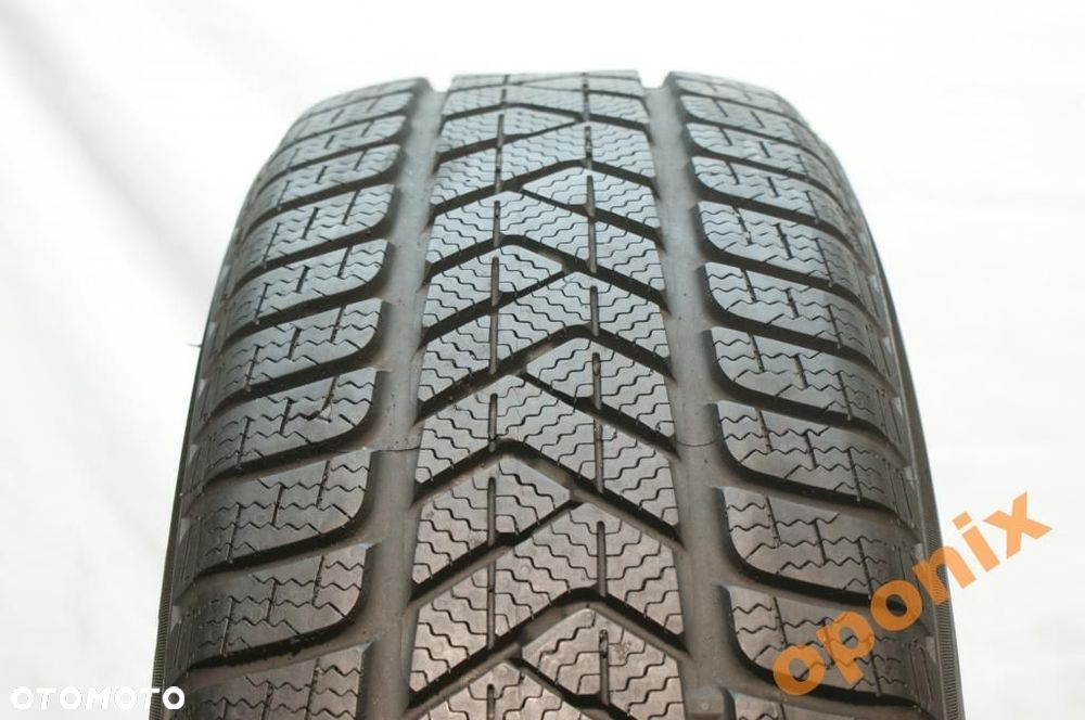 215/65R16 PIRELLI WINTER SOTTOZERO 3  7,5mm . - 1