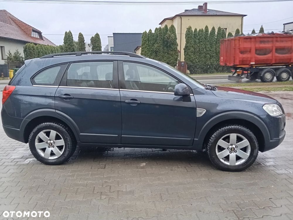 Chevrolet Captiva 2.0 d LT medium - 5