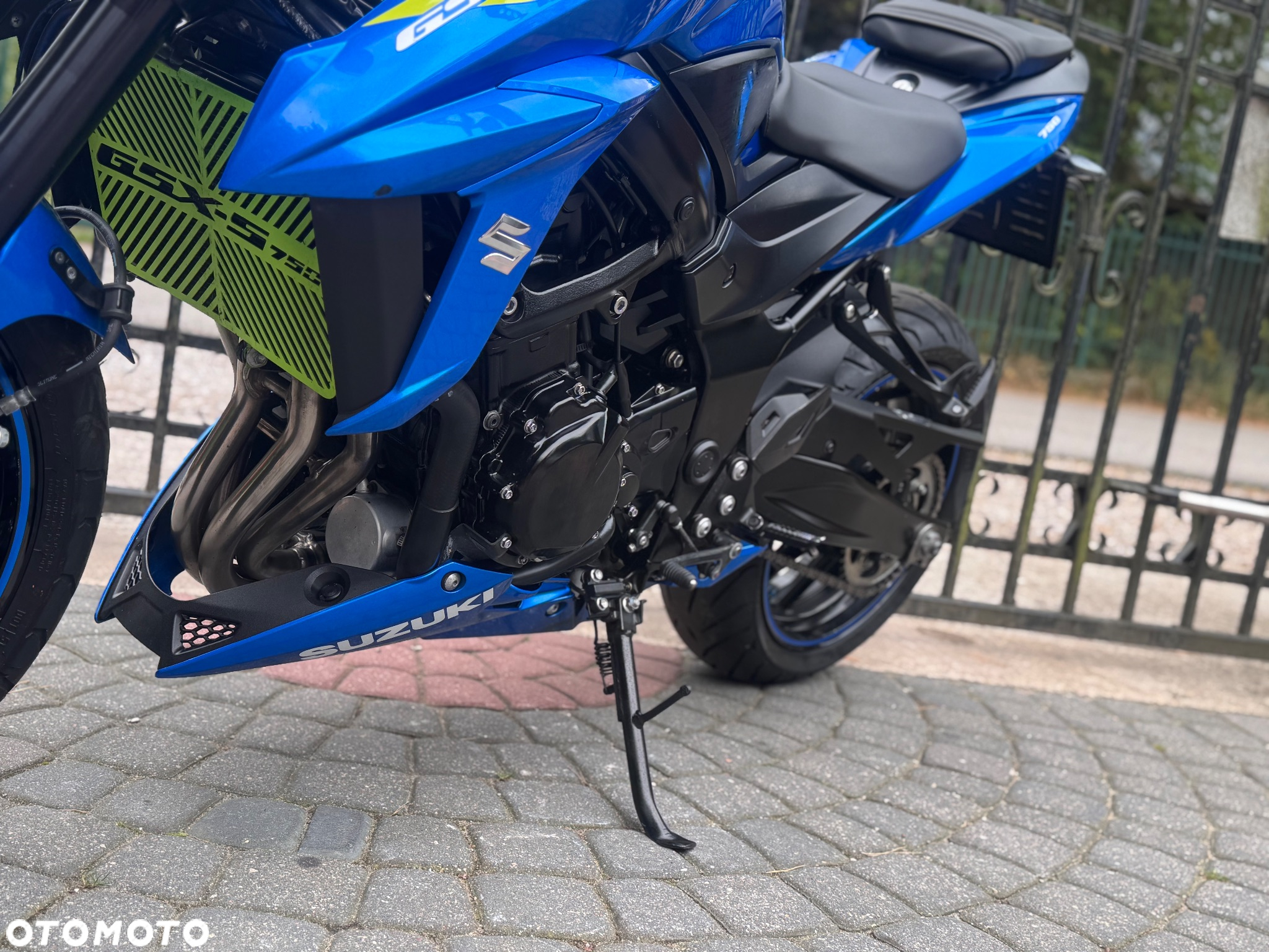 Suzuki GSX - 17