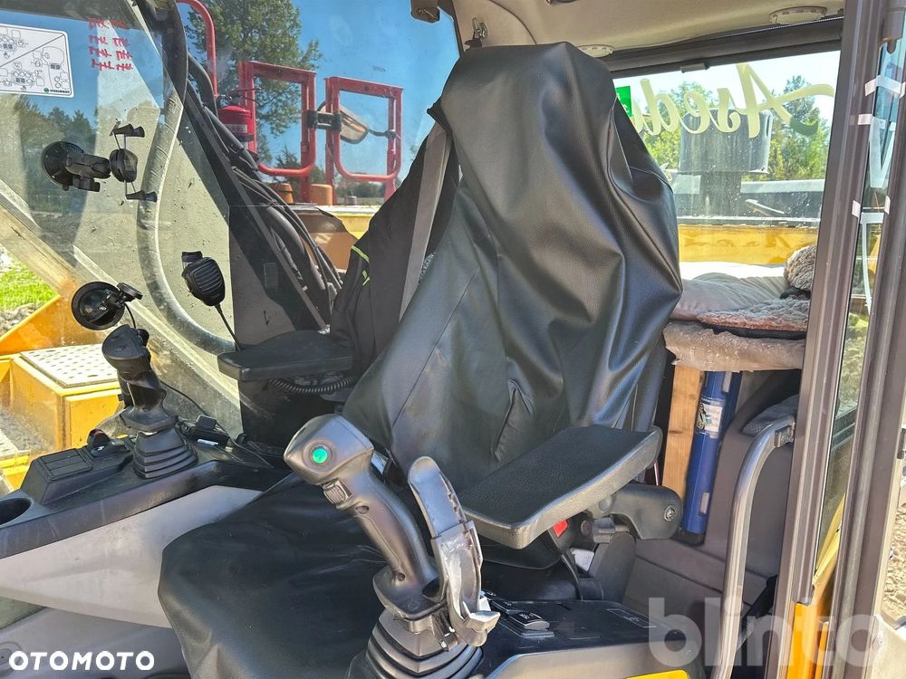 Volvo EC 250E - 15