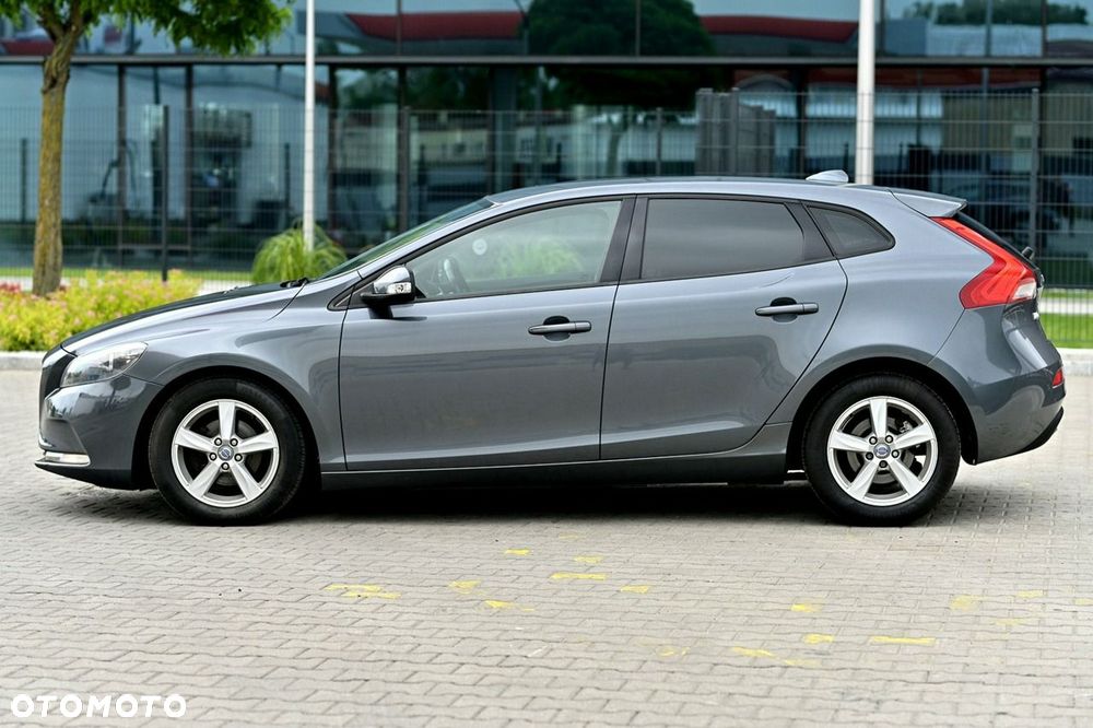 Volvo V40 D2 Momentum - 14