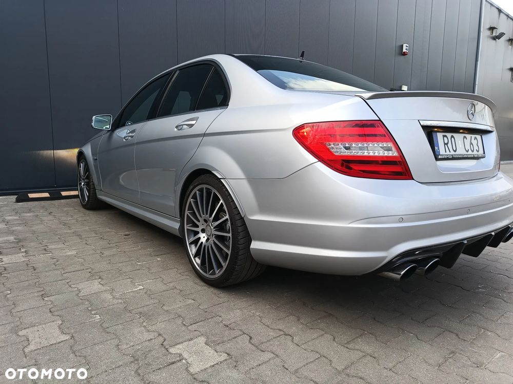 Mercedes-Benz Klasa C 63 AMG 7G-TRONIC Performance Plus SPORT EDITION - 17