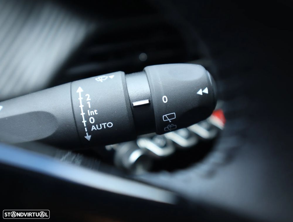 Peugeot 2008 1.2 PureTech Style - 34