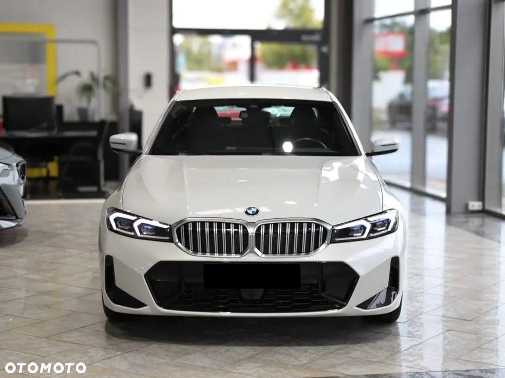 BMW Seria 3 330d xDrive mHEV M Sport - 9