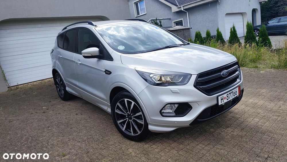 Ford Kuga 1.5 EcoBoost 2x4 ST-Line - 31
