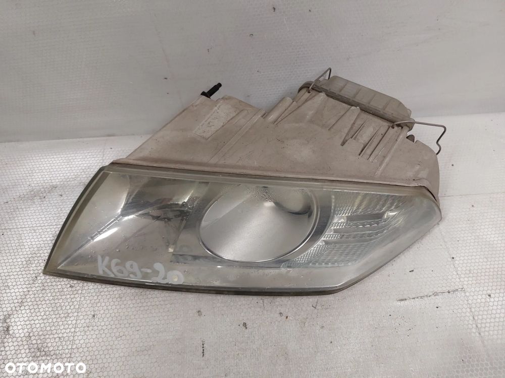 .  LAMPA PRZOD PRZEDNIA LEWA SKODA OCTAVIA 2 - 2