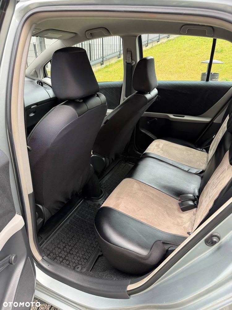 Toyota Yaris 1.3 Prestige - 10