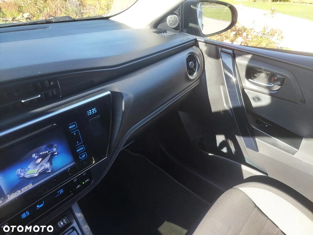 Toyota Auris - 14
