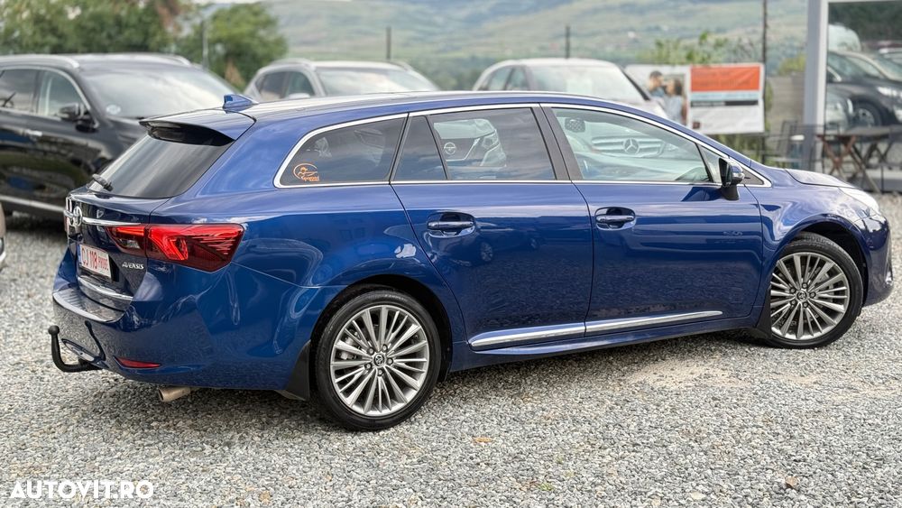 Toyota Avensis 2.0 D-4D Executive - 32