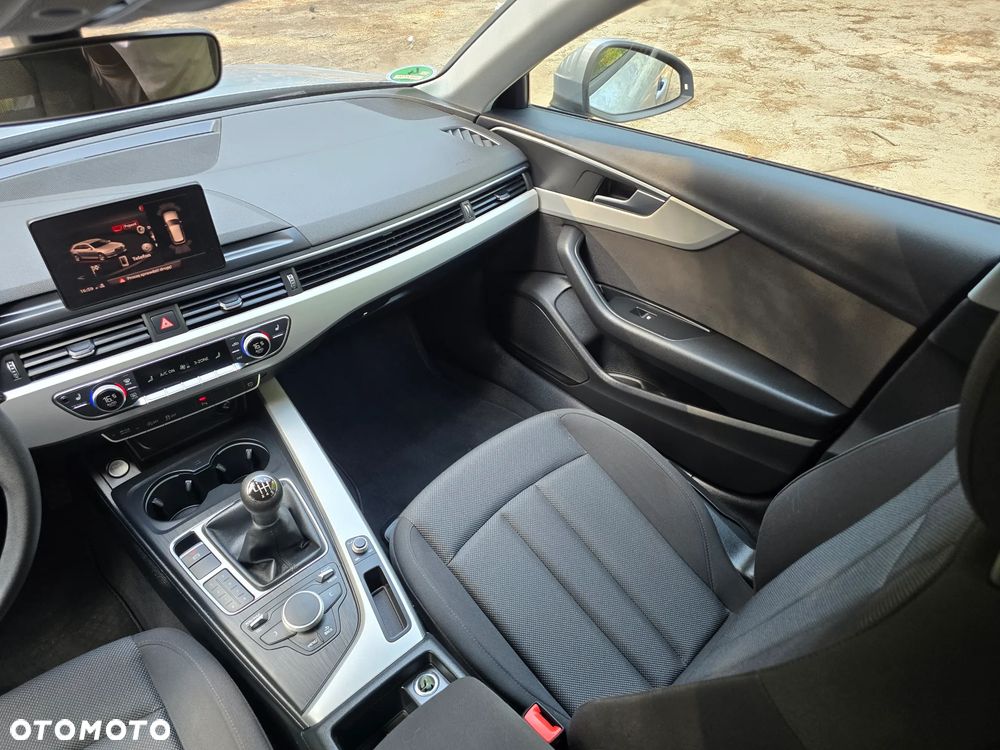 Audi A4 Avant 40 TFSI - 23