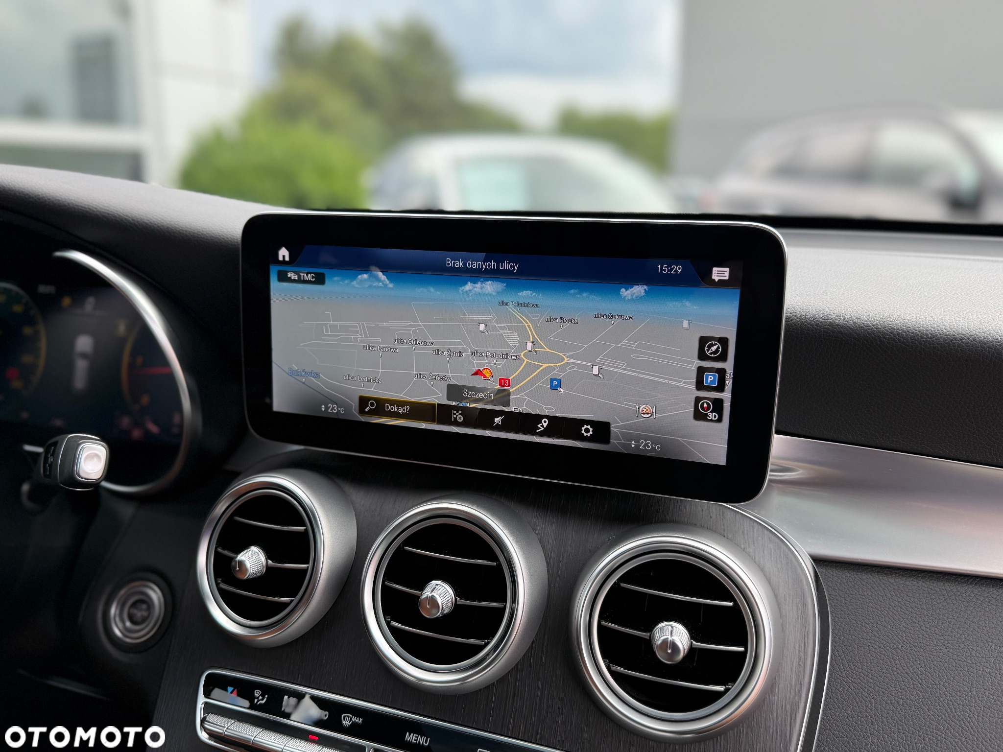 Mercedes-Benz GLC 220 d 4Matic 9G-TRONIC AMG Line Plus - 24