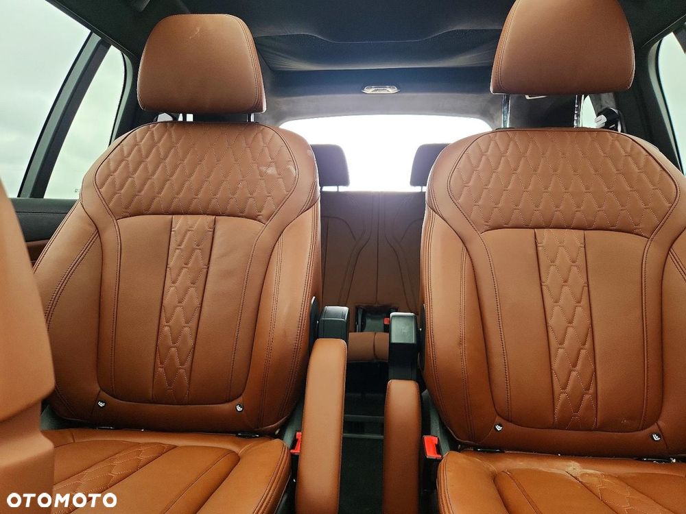 BMW X7 M60i xDrive - 11