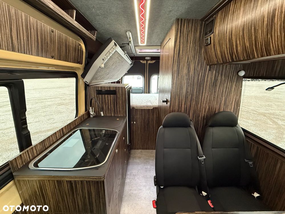 Mercedes-Benz Sprinter - 18