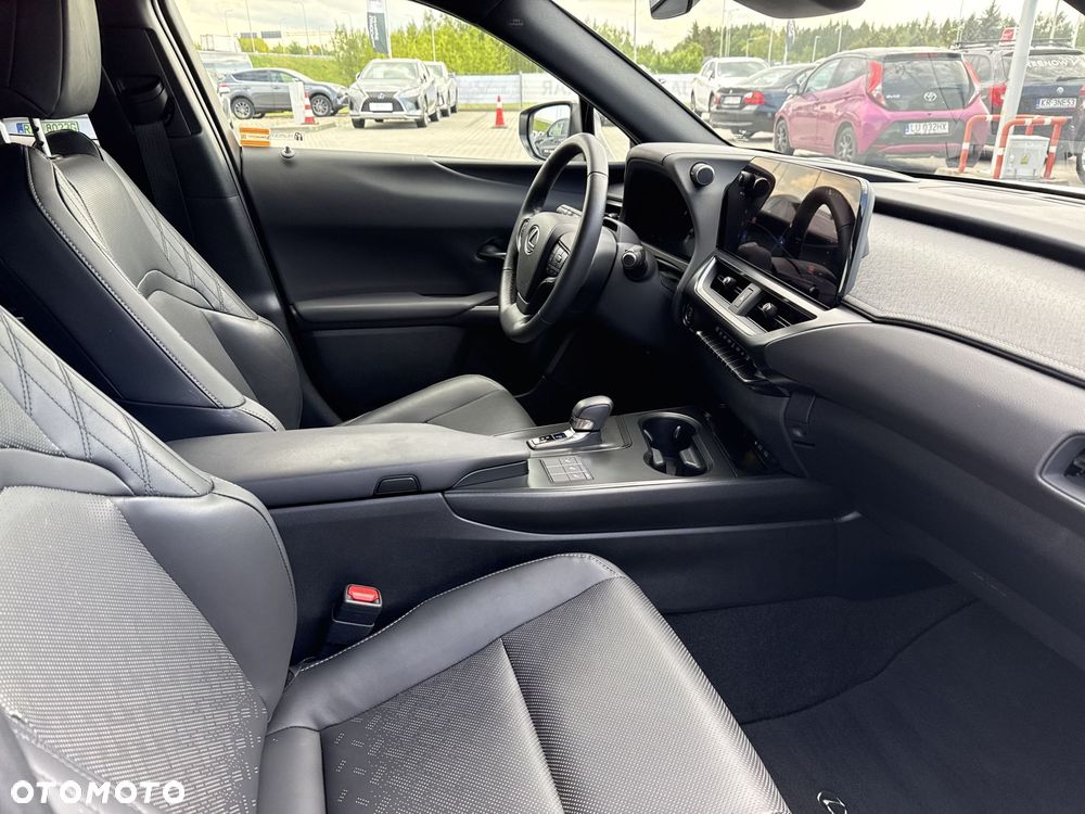 Lexus UX 300h Prestige - 9